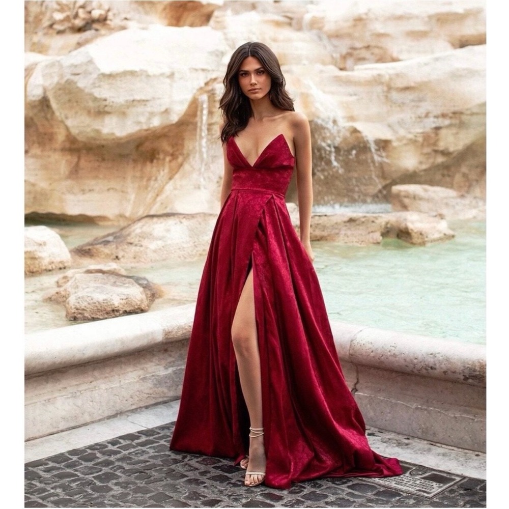 Alamour The Label Terina Gown Wine Red Jacquard Formal Maxi Dress Size M